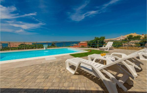 Stunning apartment in Kustici, Novalja with WiFi, Heated swimming pool and 2 Bedrooms